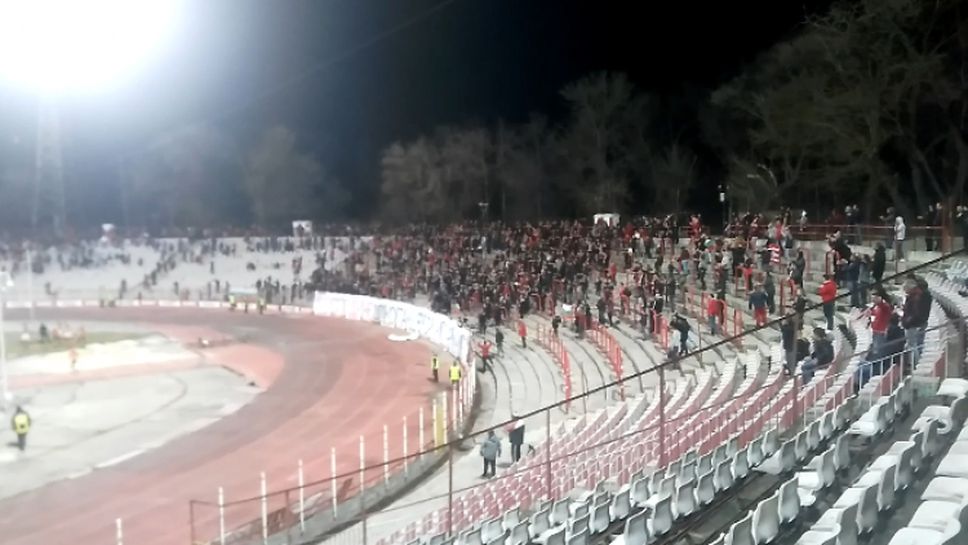 Радостта на "червените" фенове след победата на ЦСКА-София срещу Ботев (Враца)