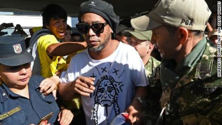 Прокуратурата в Парагвай с подробности за ареста на Роналдиньо