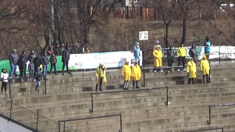 Дъждът не попречи на "Kанарите" да подкрепят своите в София