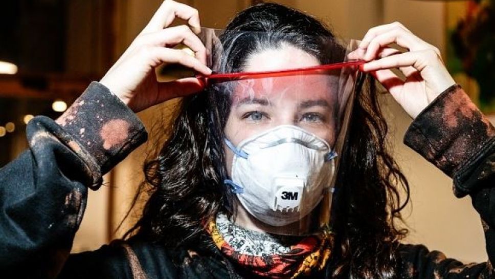 Барселона дари 30 000 маски в борбата срещу коронавируса