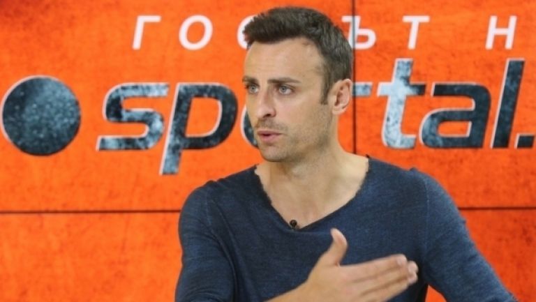 Бербо и дъщеря му спазват оригинална програма - хапване, шоколад и футбол
