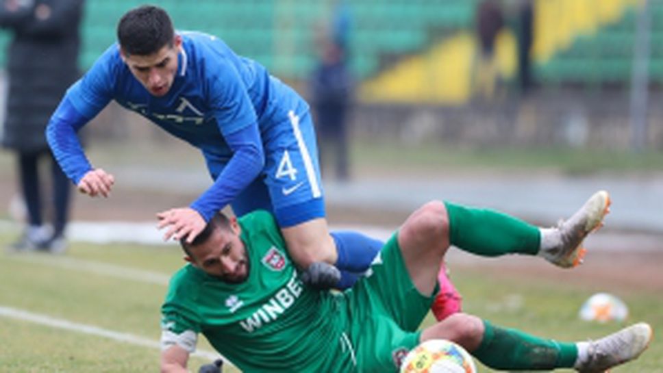 Ботев (Враца) - Левски