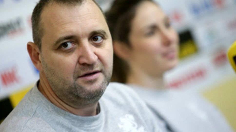 Женският национален отбор по волейбол преди олимпийската квалификация в Апелдорн