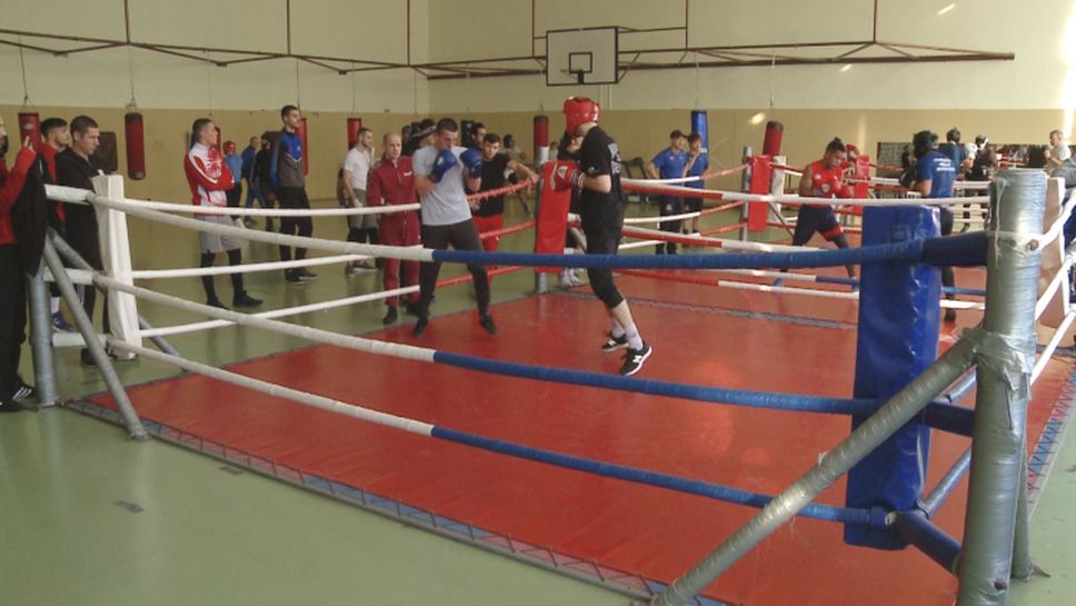 Българските боксьори продължават подготовката си за Купа Странджа