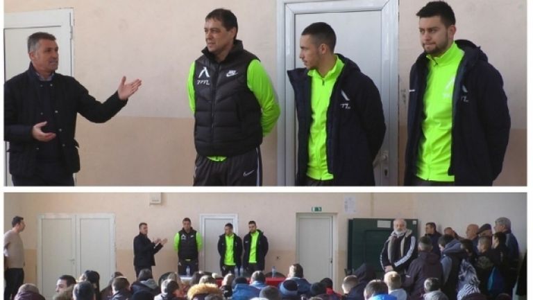 Хубчев, Костов и Иванов зарадваха децата от Спортното училище в град Сандански