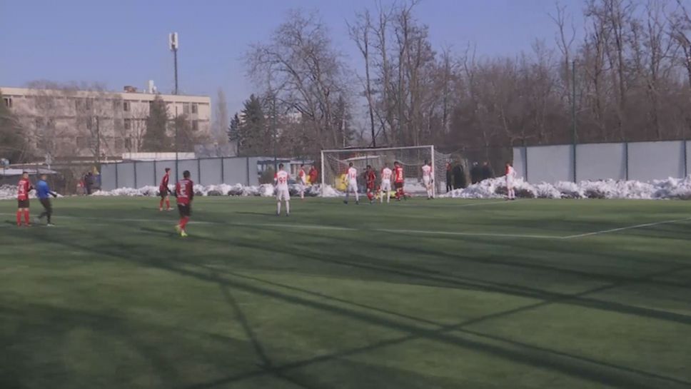 Денислав Станчев направи резултата 3:0 за Локо (Сф) срещу Кариана