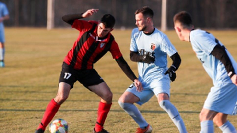 Локомотив (Пловдив) - Атлетик (Куклен)