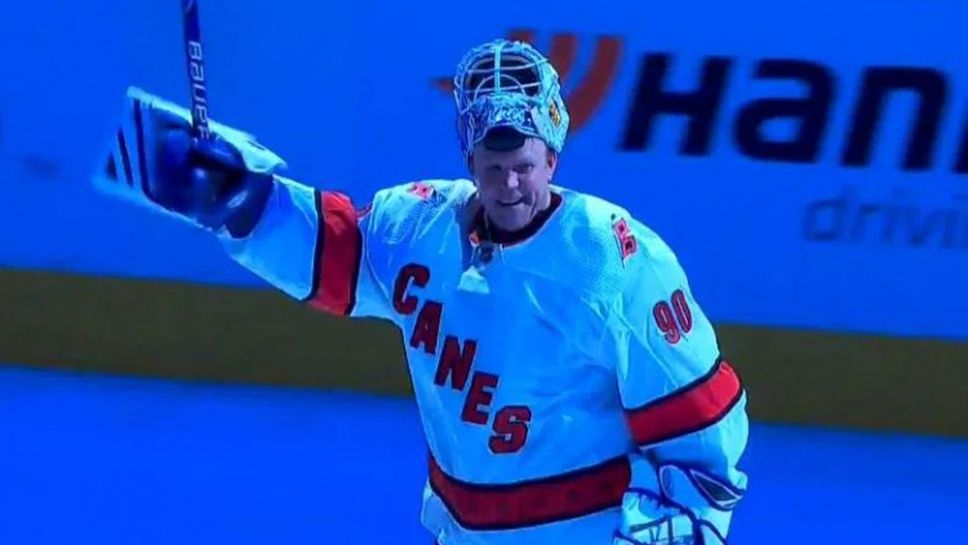 42-годишен влезе в историята на НХЛ