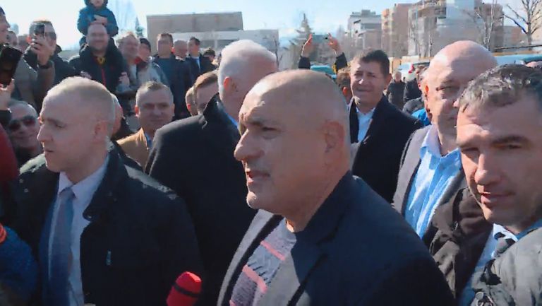 Борисов назначи феновете на Ботев Пловдив за строителен надзор и призова Георги Самуилов за бързи действия