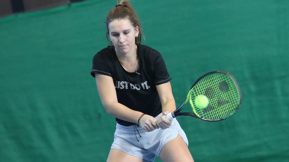 Топалова достигна до полуфиналите на турнир по тенис в Кайро
