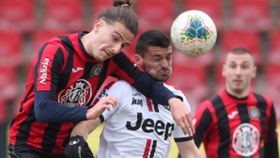 Локомотив (София) - Ботев (Гълъбово)