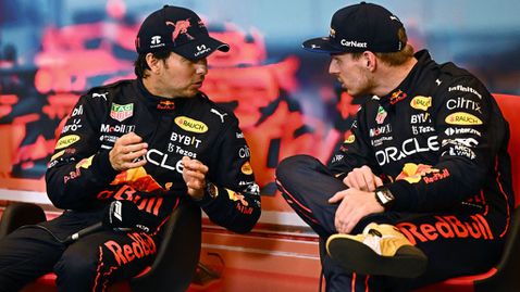  Перес не пести похвали за Верстапен 