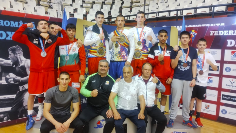 Български боксьори спечелиха 3 златни 5 сребърни и 4 бронзови