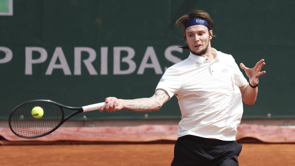 Слънцето изгря в Париж но мракът се спусна над 9 ия