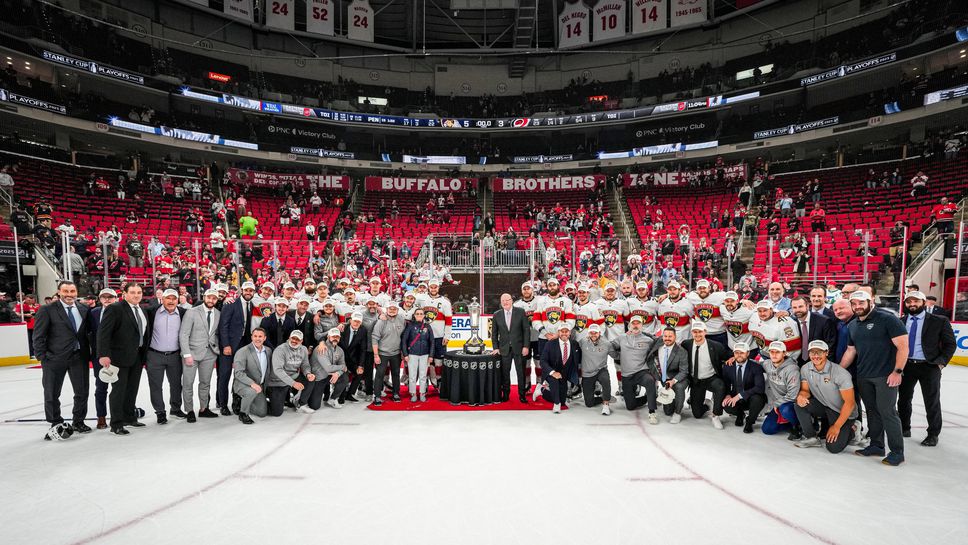 Шампионът в Националната хокейна лига Флорида Пантърс ще играе за
