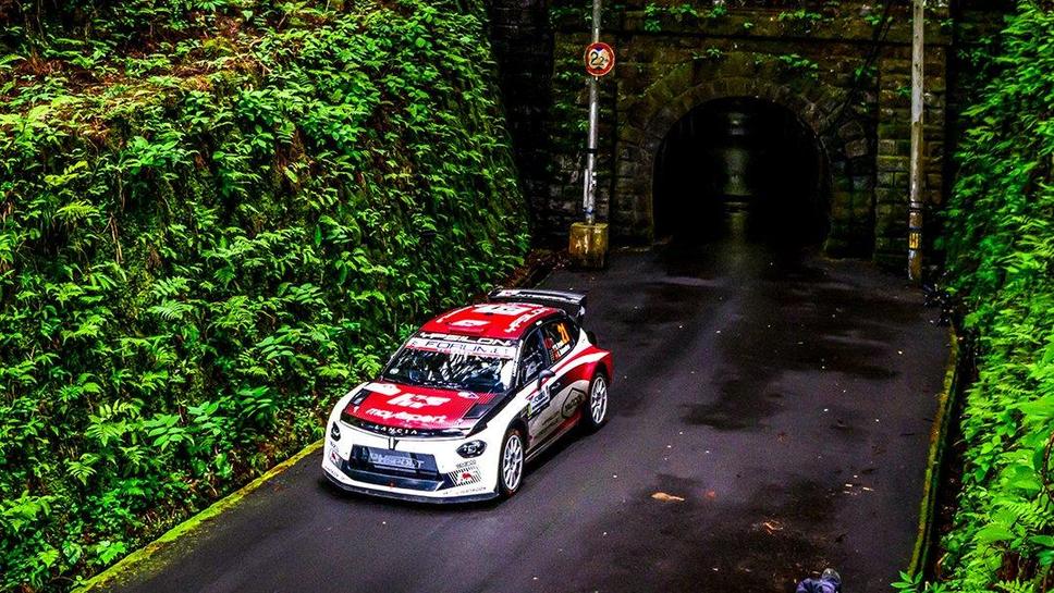 Грязин в люта битка с испански ас за първото място в WRC2