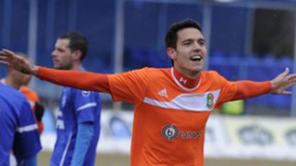 Аякс следи Георги Миланов