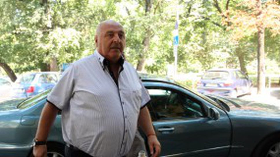 Венци Стефанов подкрепи ЦСКА: Управлението на БФС е трагедия