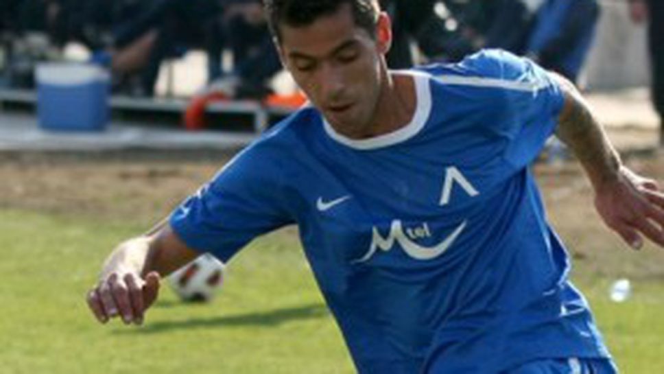 Групата на Левски за Лудогорец, Пинто аут