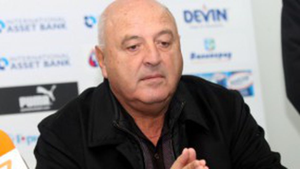 Венци Стефанов: Това, че Ахмед Ахмед ни свири с ЦСКА, е опасно и ме притеснява