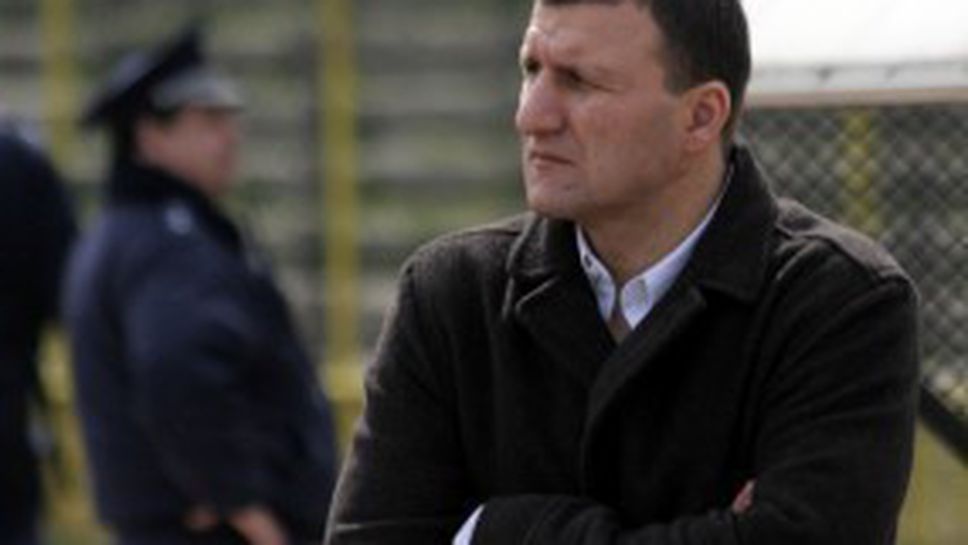 Кокала обиждал Видима на селяни - Лаптопа му разяснява разликата между селянин и селяндур