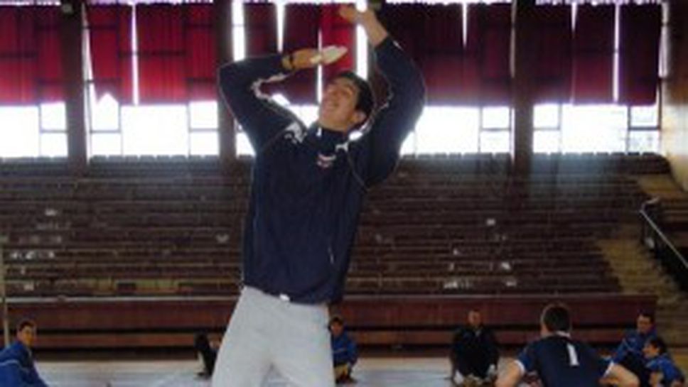 Пирин: Това ли е лицензираната зала в Дупница?