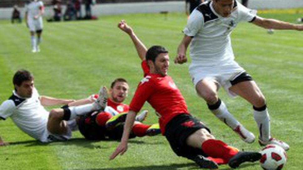 ЦСКА се засили към титлата със седма поредна победа без да допусне гол (видео + галерия)