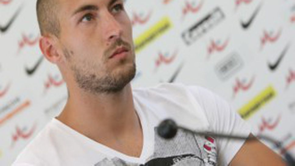 Акалски се завръща за Берое