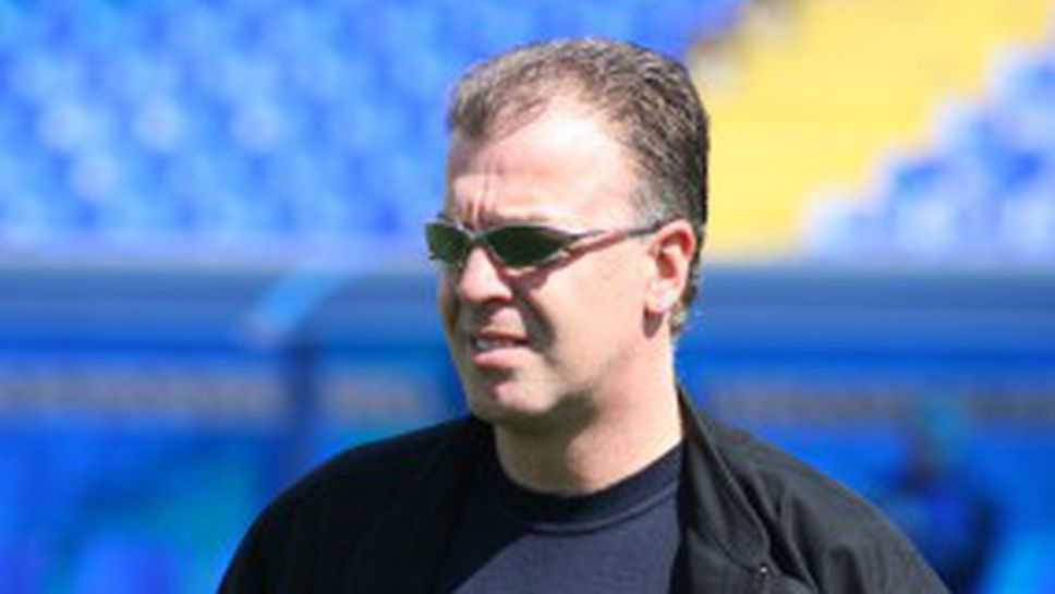 Наско Сираков: Тези, които се бият в гърдите, не са левскари, а наемници