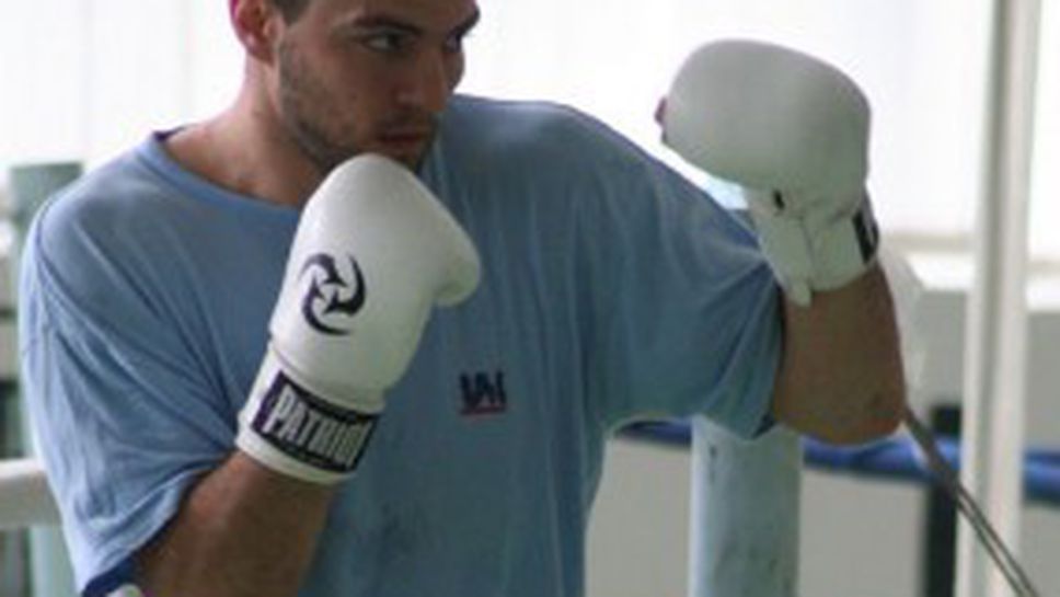 Тервел взима и сина си на прегледите в Германия