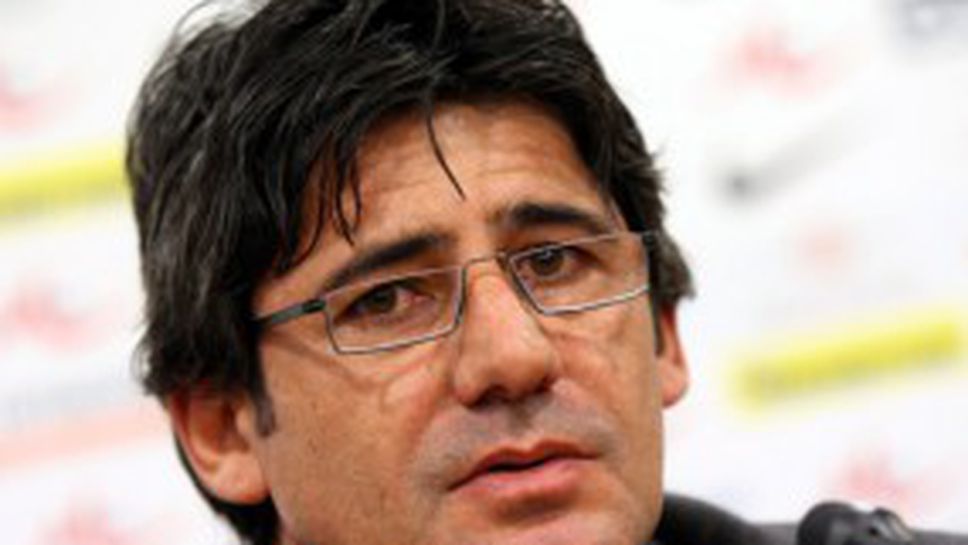 Треньорът на Левски изненадан неприятно от "сини" легенди