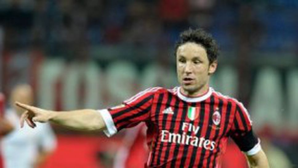 Ван Бомел още не е решил бъдещето си