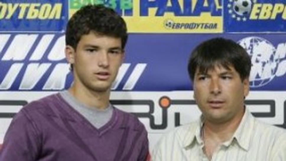 Бащата на Григор му става треньор?