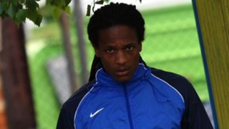 Сержиньо Грийн се колебае за новия си договор с Левски