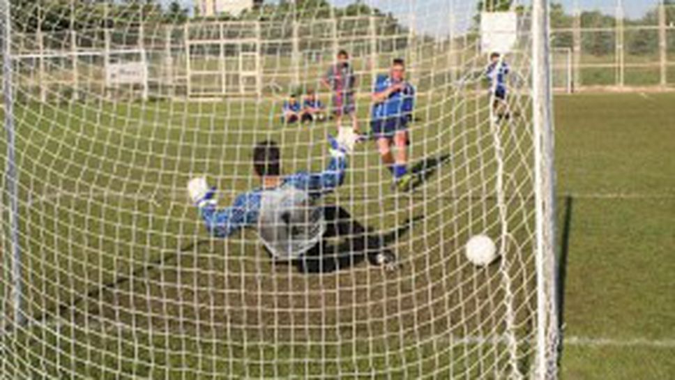 Вижте кадри от старта на работническия футболен турнир в "Албена" (видео)