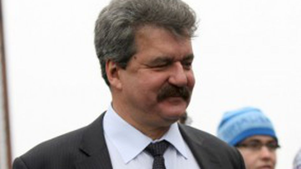 Батков вади 1 млн. лева за новия Гара