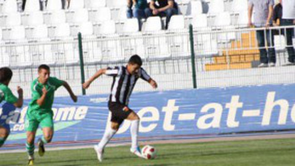 Левски се прицели в халф на Локо (Пд)