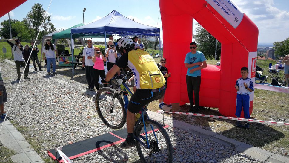 Сливенският отбор в Колоездачната обиколка на България даде заявка за призови места