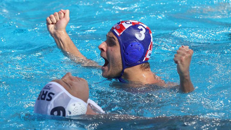 Хърватия елиминира олимпийския шампион Сърбия на четвъртфиналите на Световното по водна топка