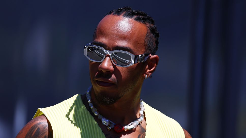 Хамилтън иска намеса от ФИА в борбата с Ред Бул