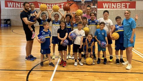 Десислава Ангелова посети тренировките на децата от клуб Левски