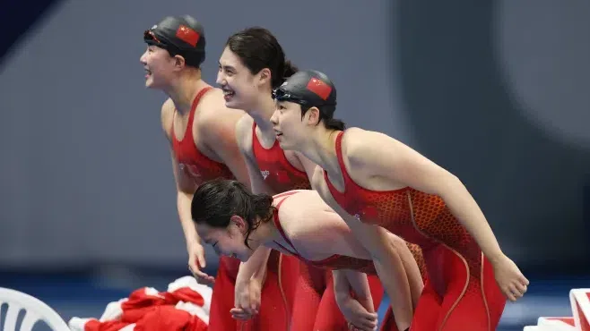Китай спечели щафетата на 4 х 200 метра свободен стил за жени със световен рекорд 🏊‍♂️