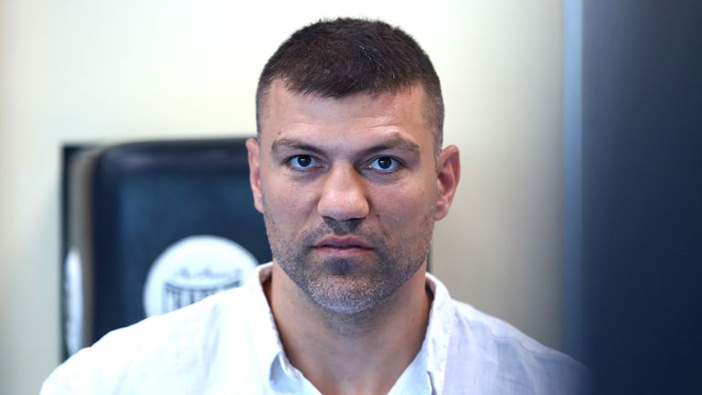 Професионалният боксьор Тервел Пулев взе участие в благотворителния мач в