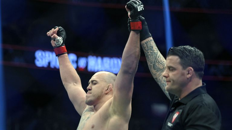 Молдовец от UFC: В САЩ всички са на заеми и живеят от заплата до заплата