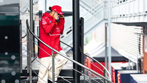  Защо Люис Хамилтън посети Мерцедес по време на Гран При на Белгия 