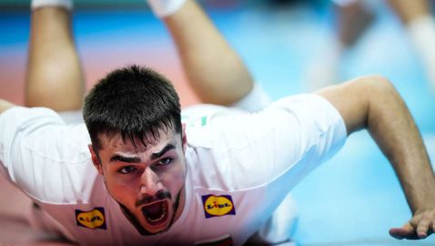 България U19 допусна първа загуба на Мондиал 2025, но финишира на първо място в групата си