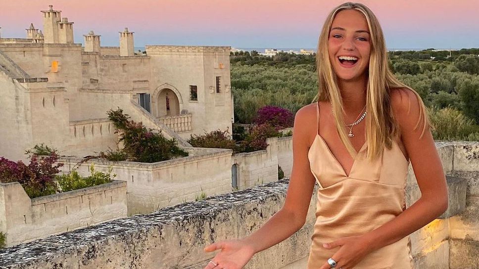 Гаджето на Бекъм събира лайкове по бански