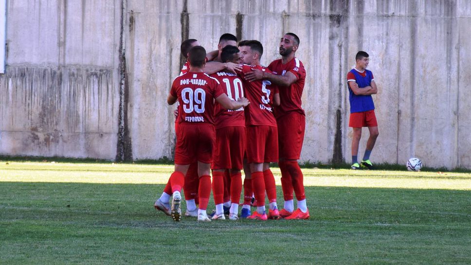 Чавдар отнесе Левски с пет гола след срещата с Камата