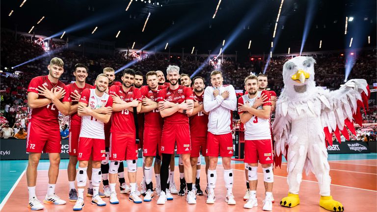 Действащият световен шампион Полша продължава без проблеми напред към елиминациите