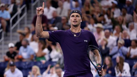 Убедителни победи за Зверев, Оже-Алиасим и Де Минор, Циципас е аут